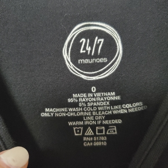 Longsleeve Shirt with sleeve cutouts - Picture 4 of 7